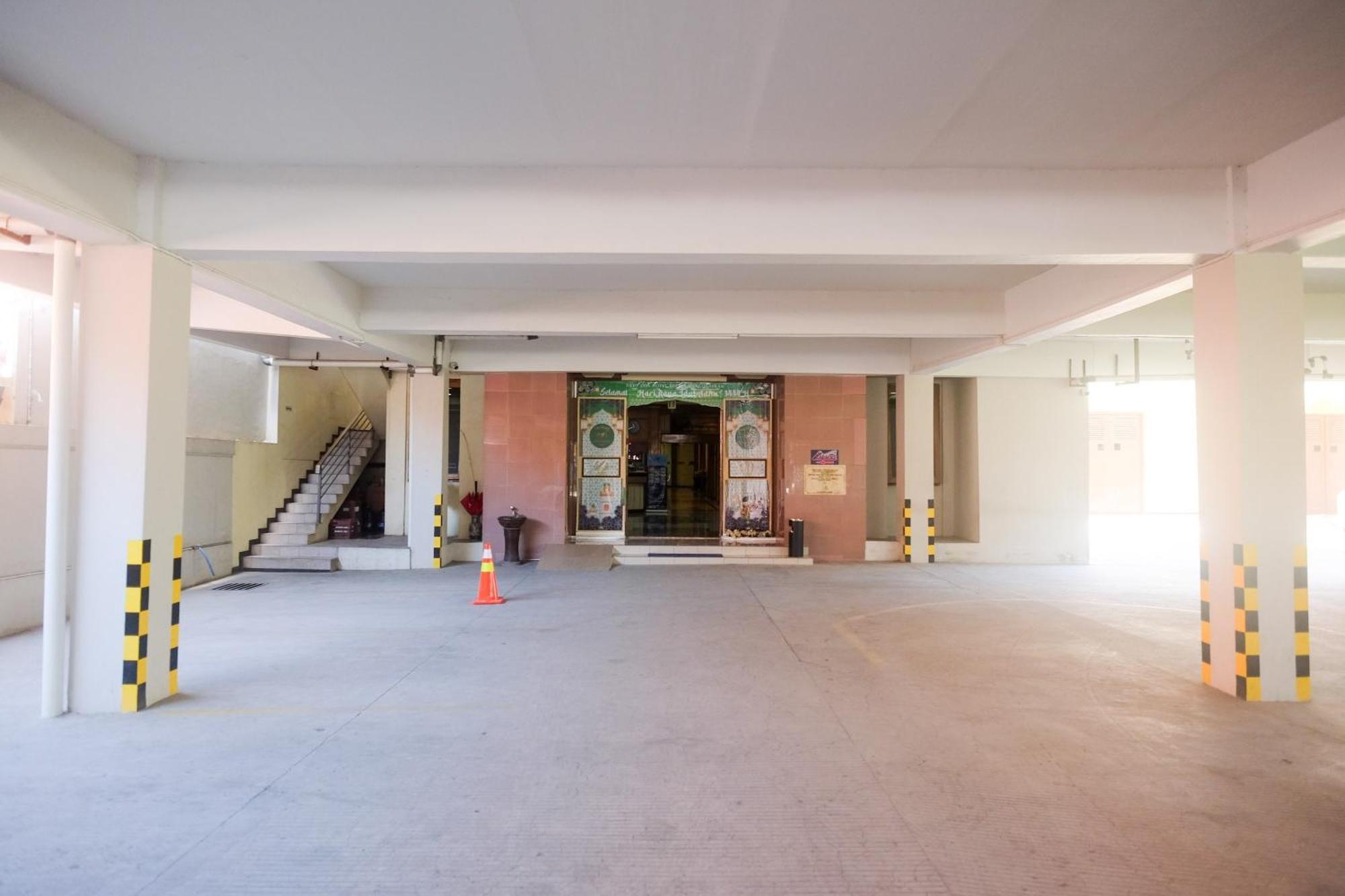Urbanview Hotel Dedy Jaya Brebes Exterior photo