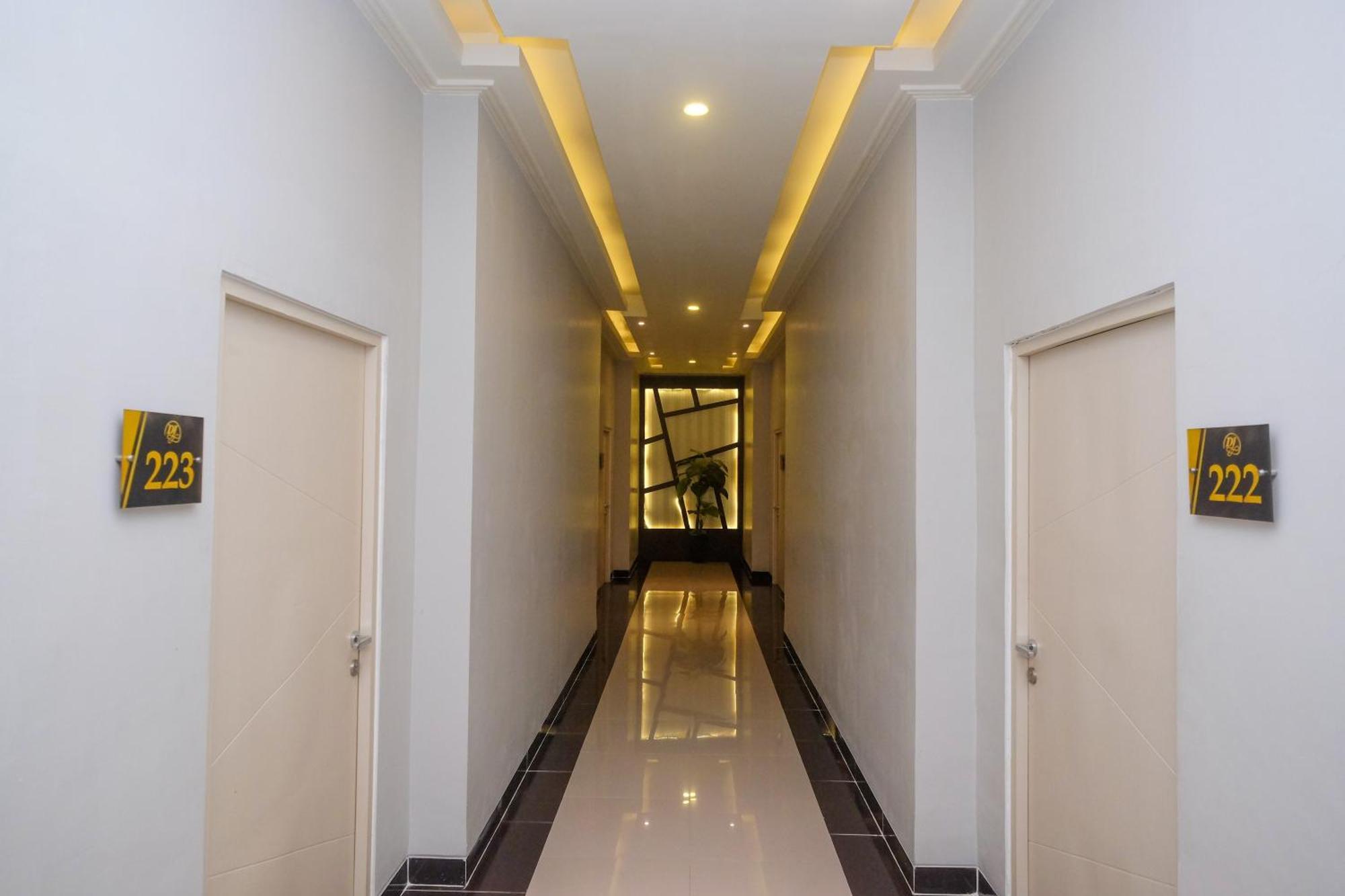 Urbanview Hotel Dedy Jaya Brebes Exterior photo
