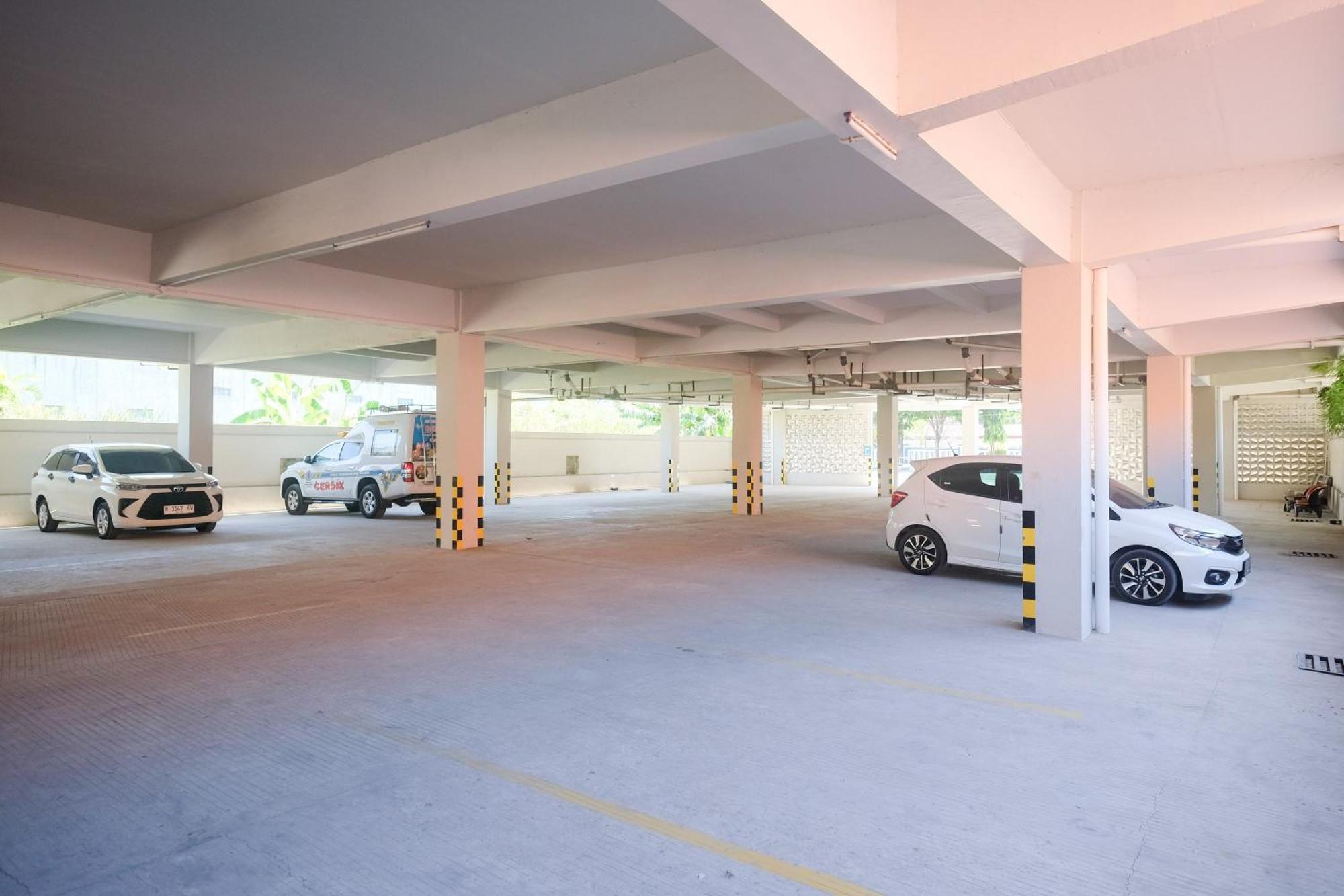 Urbanview Hotel Dedy Jaya Brebes Exterior photo