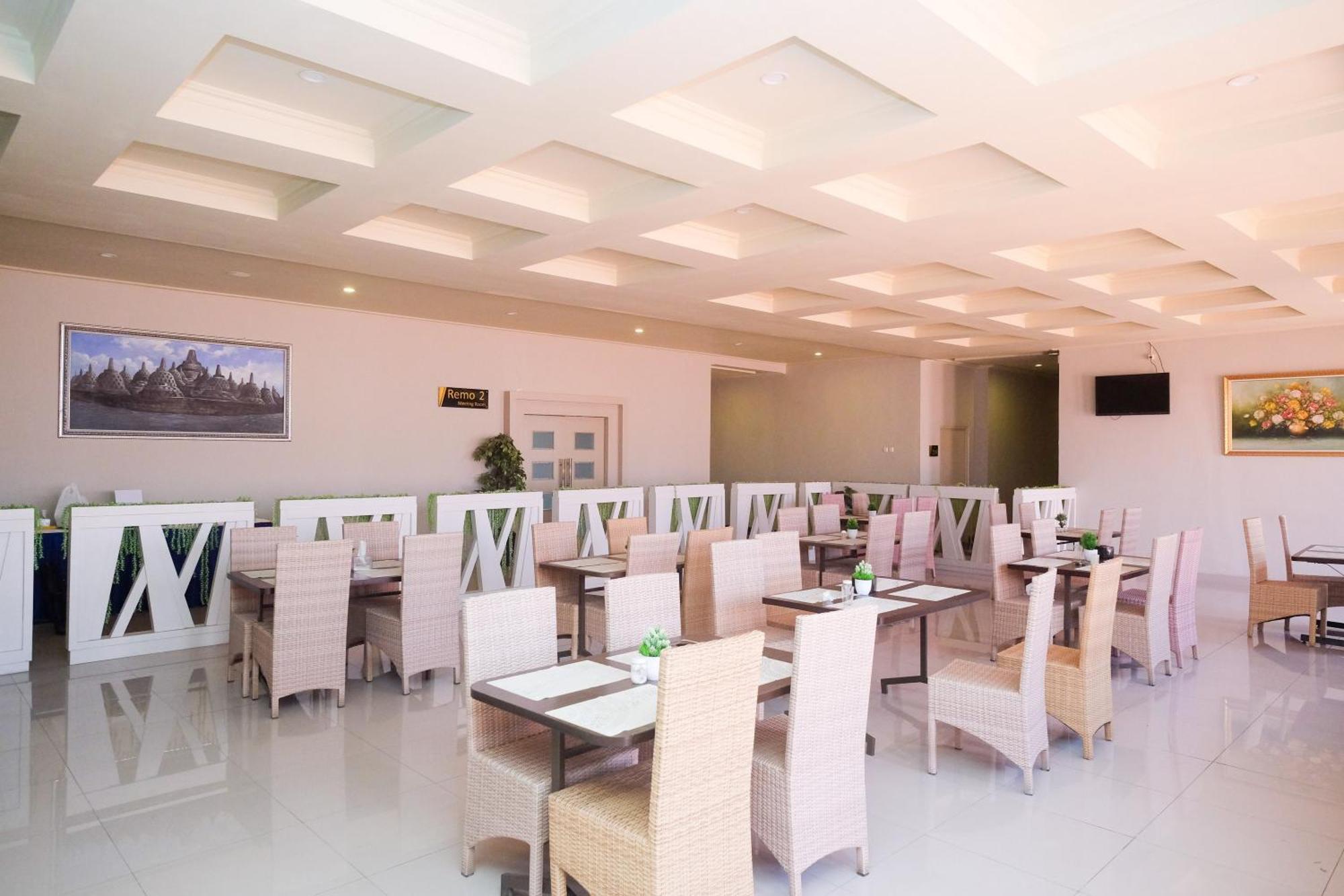 Urbanview Hotel Dedy Jaya Brebes Exterior photo