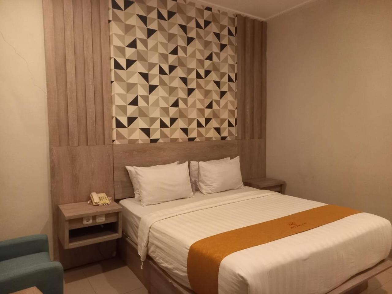 Urbanview Hotel Dedy Jaya Brebes Exterior photo